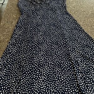 Chaps Navy and White Polka Dot Midi Dress Size M Swing Flowy Classic Stretch EUC
